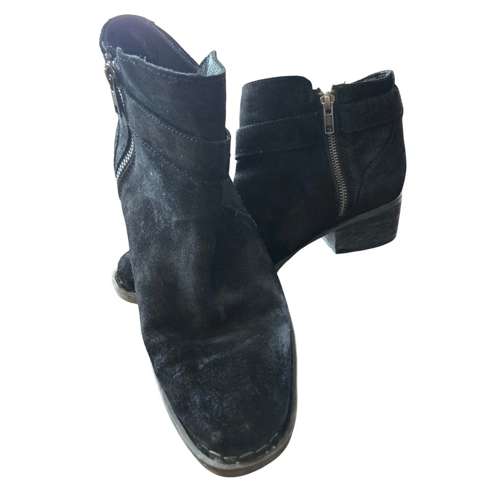 Born black suede
